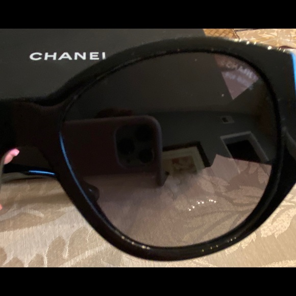 Chanel Variant 🕶 Sunglasses - Picture 4 of 12